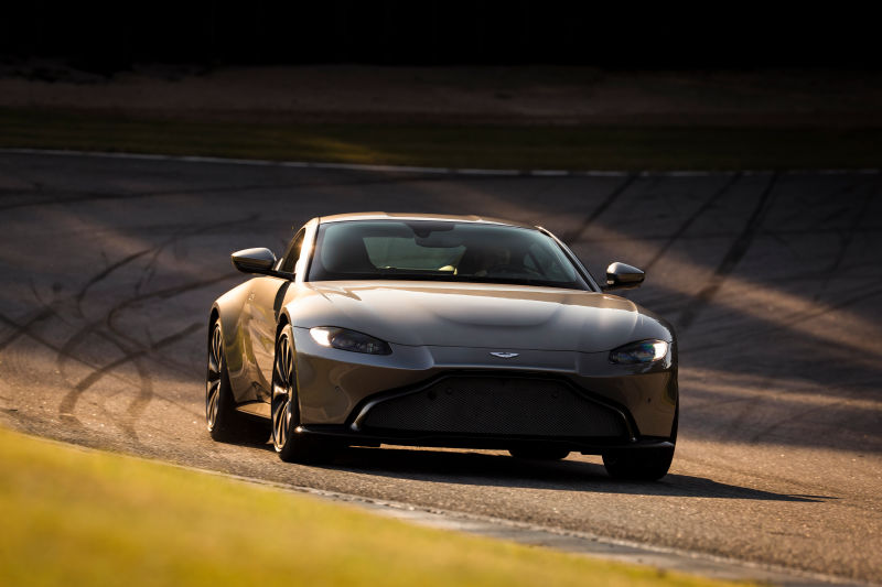 Illustration for article titled El nuevo Aston Martin Vantage es una preciosidad de 8 cilindros y el coche más barato de la marca